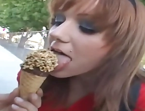 Teen beaue marie get's an ice-creampie1