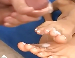Casandra cruz gives a footjob coupled with ends up with her hands covered in cum