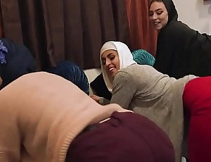Chicks in all directions hijab fellow-feeling a amour bbc one las time before bond