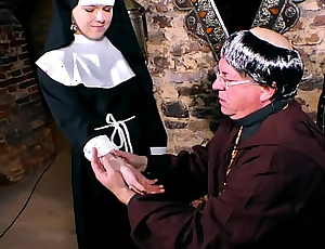 Junge nonne zum sex verführt im kloster