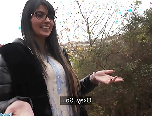 Public Agent Happy Pakistani woman fucks a stranger in humankind toilets