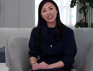 初撮り人妻ドキュメント　桐島奏 ＜ダイジェスト付＞