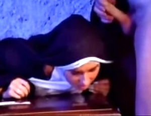Suffer death versaute nonne 1